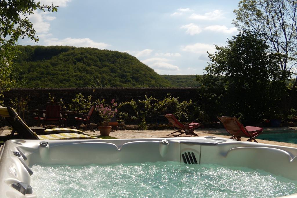 La Bicyclette Fleurie Bed & Breakfast Villemoirieu Luaran gambar